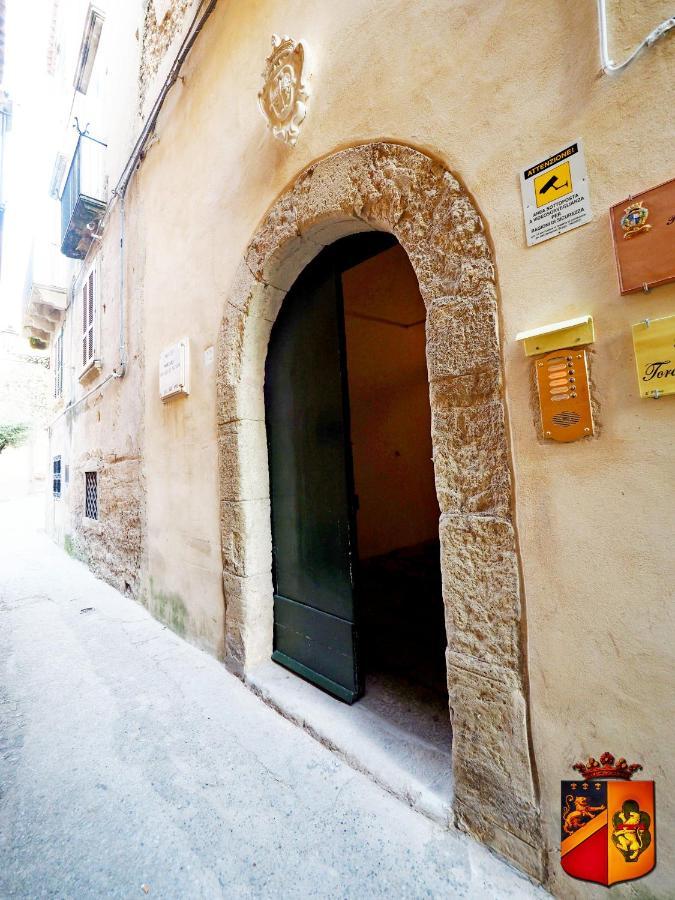 Palazzo Toraldo Di Francia Bed and Breakfast Tropea Exteriör bild